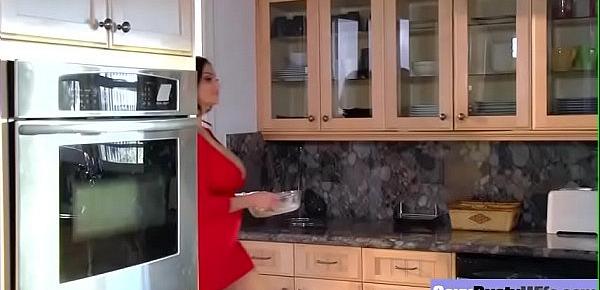  Hardcore Sex Action With Big Round Boobs Housewife (Ava Addams) clip-06 clip1